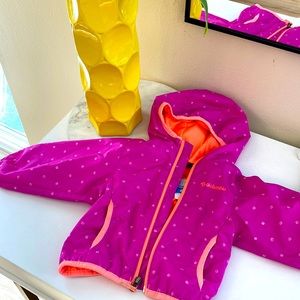 2t girls windbreaker. Perfect like new condition by Columbia